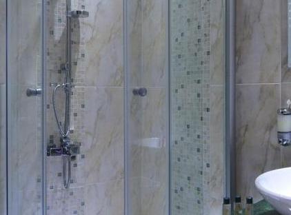 هتل وایت گاردن تورنگار
