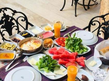 هتل وایت گاردن تورنگار