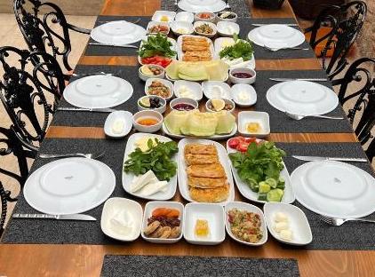 هتل وایت گاردن تورنگار