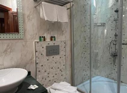 هتل وایت گاردن تورنگار