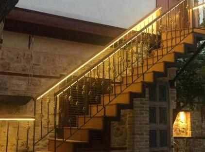 هتل وایت گاردن تورنگار