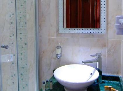 هتل وایت گاردن تورنگار
