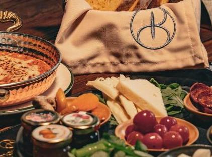 هتل بلموندو سوئیتس تورنگار