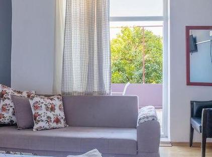 هتل افسالی قلعه‌ای تورنگار