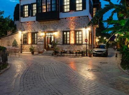 هتل سدرس تورنگار