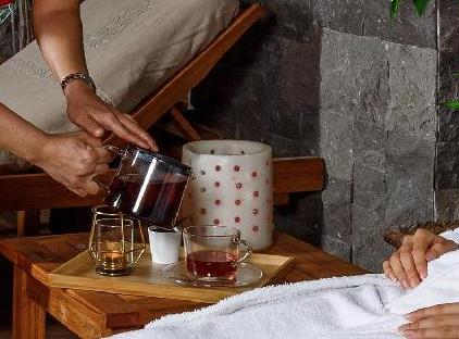 هتل کمپینسکی دم تورنگار