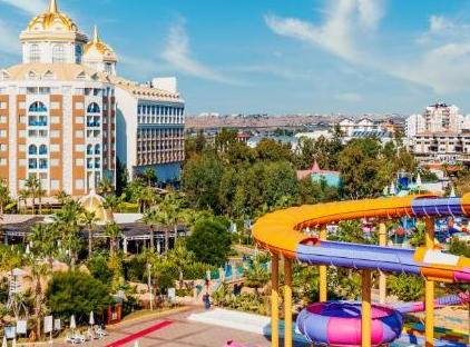 هتل دلphin بی ای گراند ریزورت تورنگار