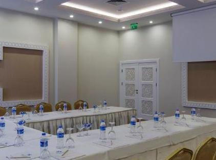 هتل کریستال تت بیچ گلف ریزورت و اسپا تورنگار