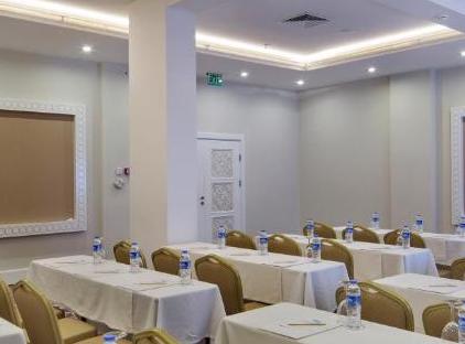 هتل کریستال تت بیچ گلف ریزورت و اسپا تورنگار