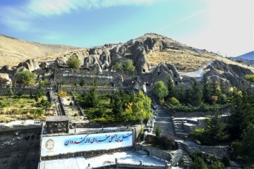 تور تبریز هتل صخره ای لاله کندواناز کرمان