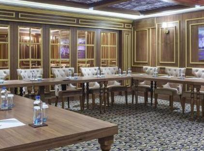 سوئیت‌های الیزیوم گرین تورنگار
