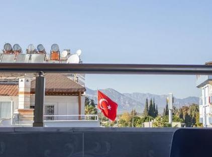 Gueden-Pearl تورنگار