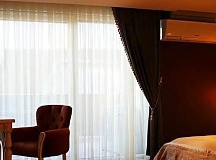 رزیدنس اونکل تورنگار
