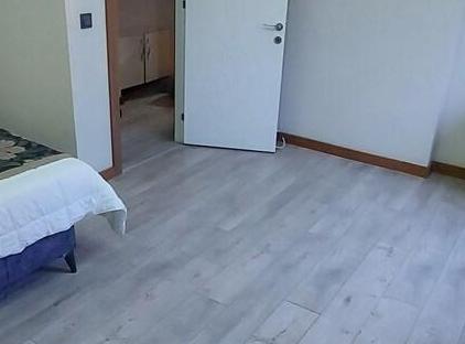 آپارتمان با منظره باغ تورنگار