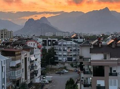 آپارتمان 3+1 نزدیک ساحل کنیآلتى تورنگار