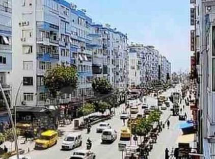 آپارتمان‌های آبی مرکز شهر تورنگار