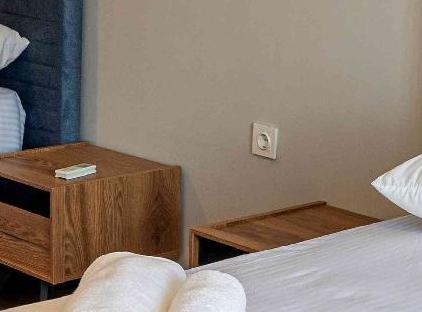 خانه‌های نسیم لارا تورنگار