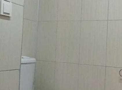ساری موجهر اویمز تورنگار
