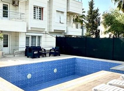 ویلای خصوصی با استخر ۵+۱ بلک تورنگار