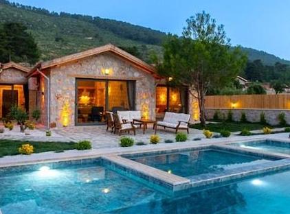 ویلا بلا تورنگار