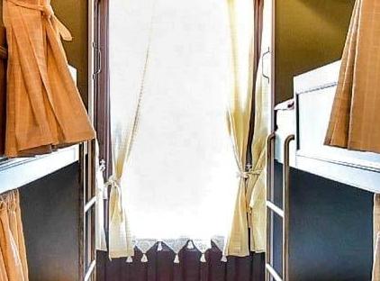هوستل و پاب لردز تورنگار