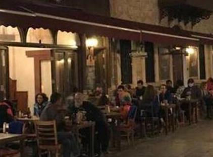 واحه مدرن لارا تورنگار