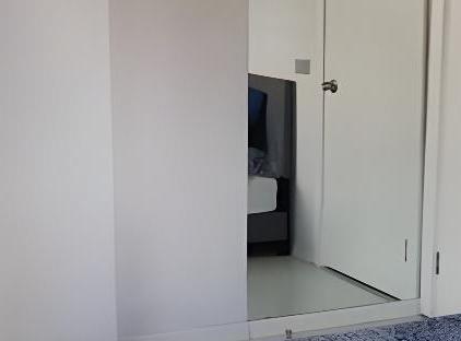 واحه مدرن لارا تورنگار