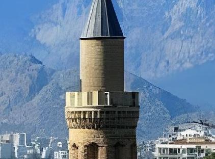 خانه بزرگ مرکزی، ۵ دقیقه پیاده‌روی تا شهر قدیمی تورنگار