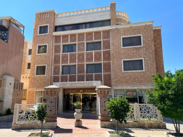 تور شیراز هتل زندیهاز تهران