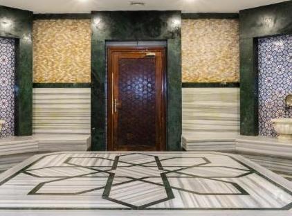 هتل اورنج کانتی بلک تورنگار