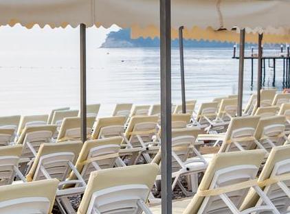 Armas Beach Hotel تورنگار