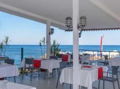 Armas Beach Hotel تورنگار