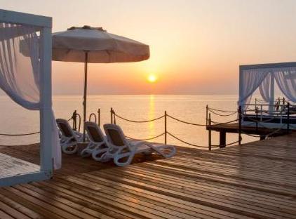 Amara Premier Palace Hotel تورنگار