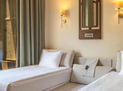 Amara Premier Palace Hotel تورنگار