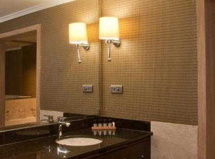 Amara Premier Palace Hotel تورنگار
