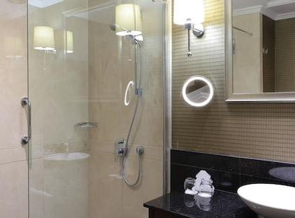 Amara Premier Palace Hotel تورنگار
