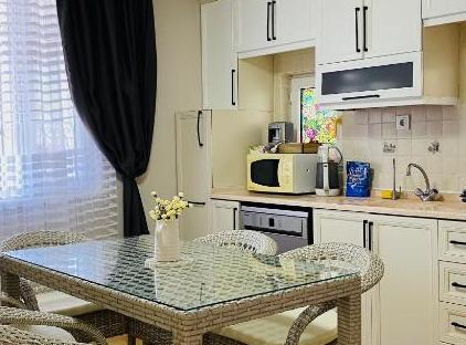 GARDEN BUNGALOW تورنگار