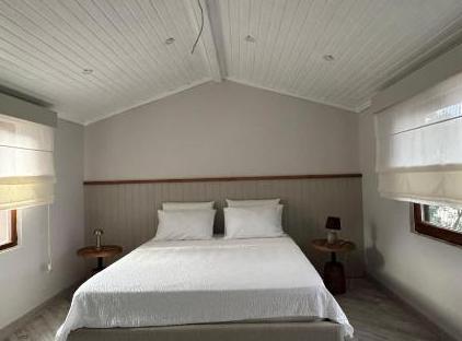 GARDEN BUNGALOW تورنگار