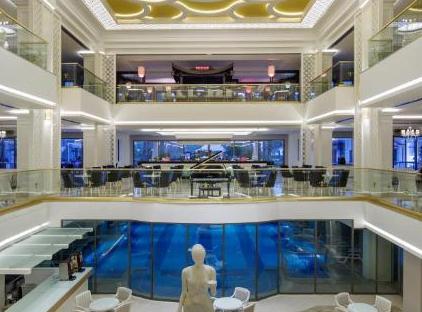 Queen's Park Rai Premium Tekirova تورنگار