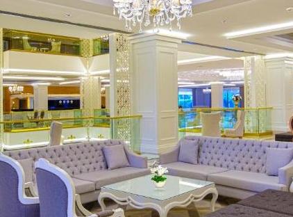 Queen's Park Rai Premium Tekirova تورنگار