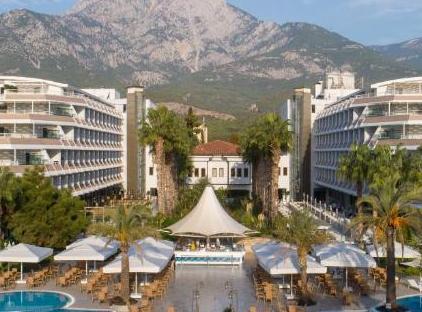Queen's Park Rai Premium Tekirova تورنگار