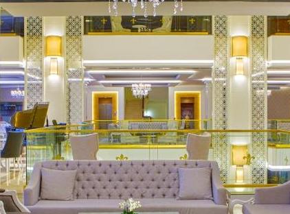 Queen's Park Rai Premium Tekirova تورنگار