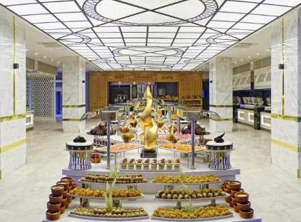Queen's Park Rai Premium Tekirova تورنگار