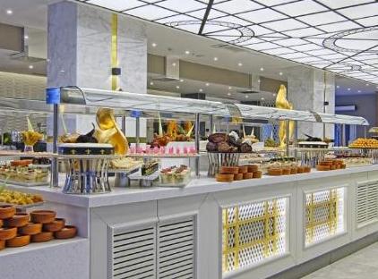 Queen's Park Rai Premium Tekirova تورنگار