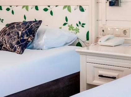Rox Royal Hotel تورنگار