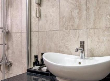 Rox Royal Hotel تورنگار
