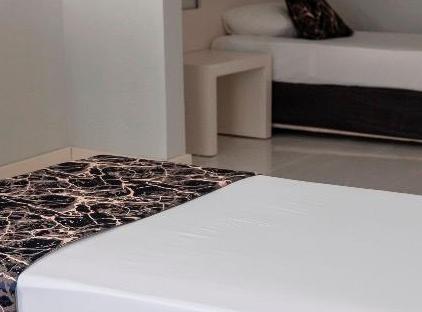 Rox Royal Hotel تورنگار