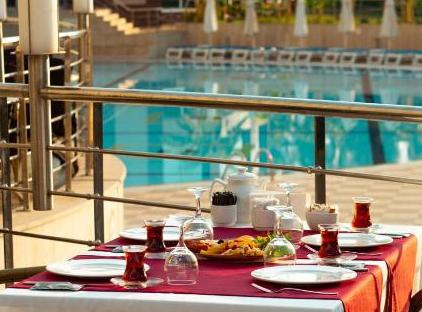 Rox Royal Hotel تورنگار