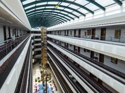 Rox Royal Hotel تورنگار
