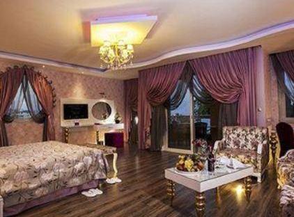 Rox Royal Hotel تورنگار